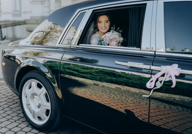 Best Wedding Day Limousine Services in Seattle for 2025 (title)% wedding day limousine